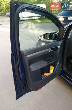 Минивэн Volkswagen Touran 2007 в 