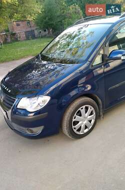 Минивэн Volkswagen Touran 2007 в 