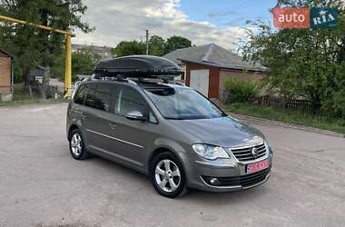 Минивэн Volkswagen Touran 2010 в Коростене