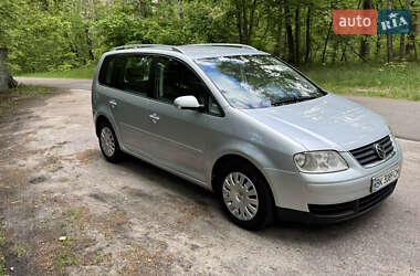 Минивэн Volkswagen Touran 2005 в 