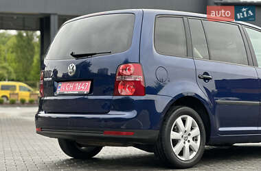 Минивэн Volkswagen Touran 2009 в 