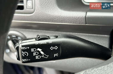 Минивэн Volkswagen Touran 2009 в 
