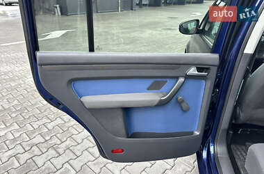 Минивэн Volkswagen Touran 2009 в 