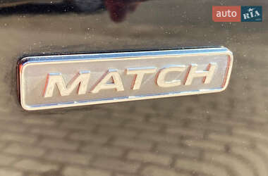 Мінівен Volkswagen Touran 2012 в 