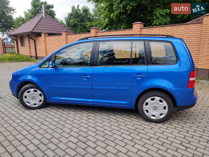 Минивэн Volkswagen Touran 2005 в Красилове