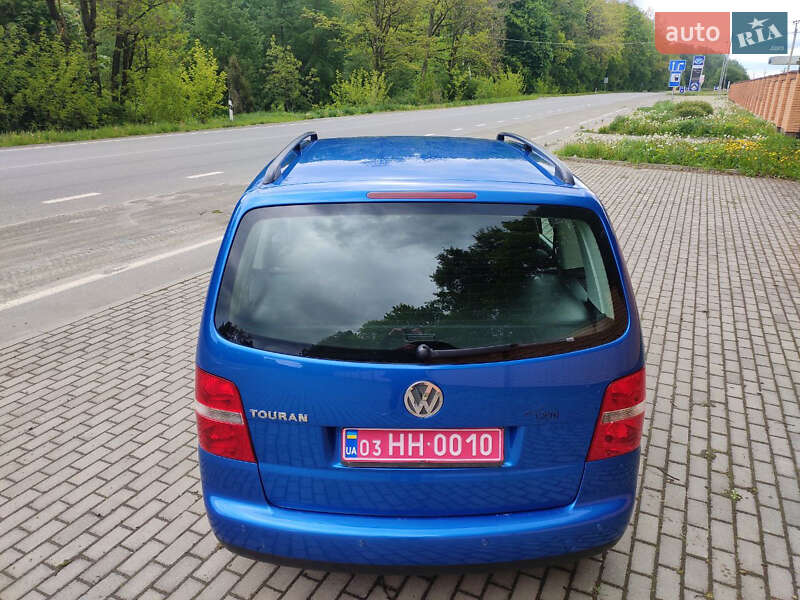 Минивэн Volkswagen Touran 2005 в Красилове