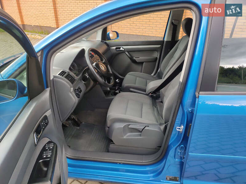 Минивэн Volkswagen Touran 2005 в Красилове