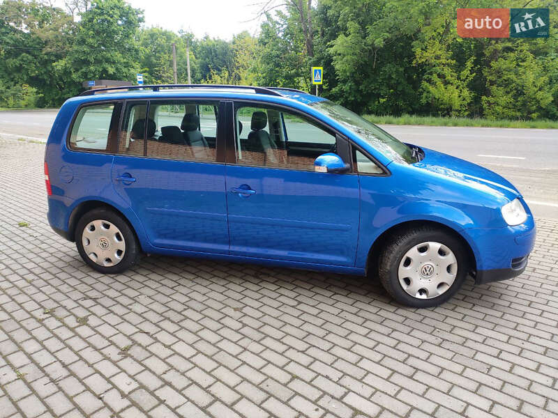 Минивэн Volkswagen Touran 2005 в Красилове