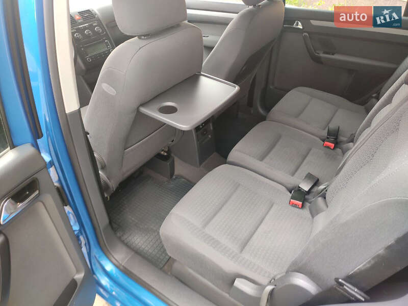 Минивэн Volkswagen Touran 2005 в Красилове