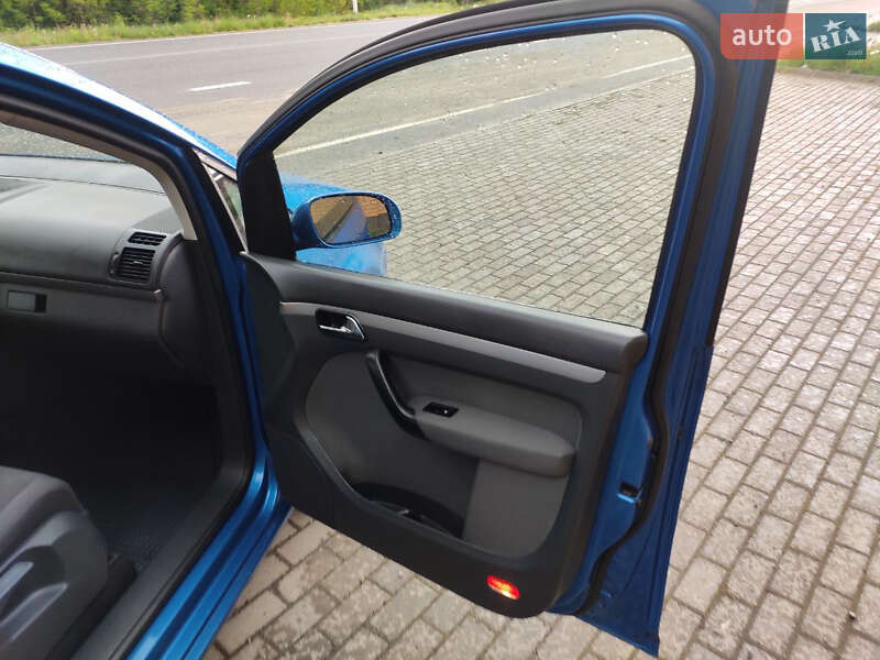 Минивэн Volkswagen Touran 2005 в Красилове
