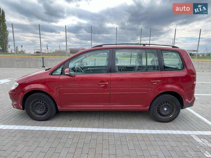 Минивэн Volkswagen Touran 2007 в Первомайске