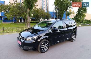 Мінівен Volkswagen Touran 2013 в 