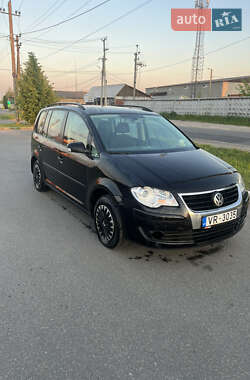 Минивэн Volkswagen Touran 2008 в Буче