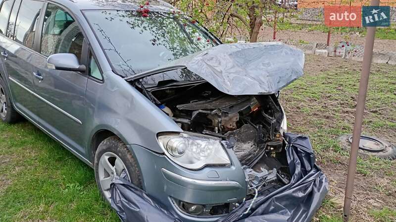 Мінівен Volkswagen Touran 2007 в 