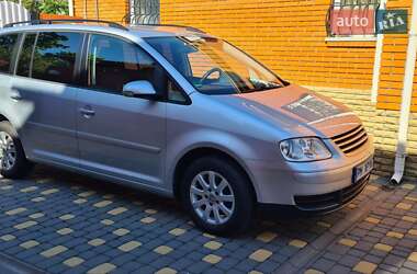 Минивэн Volkswagen Touran 2003 в 
