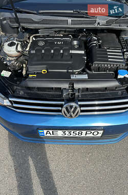 Микровэн Volkswagen Touran 2016 в 