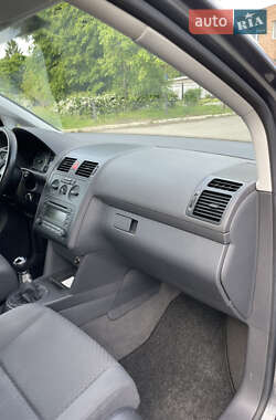 Минивэн Volkswagen Touran 2005 в 