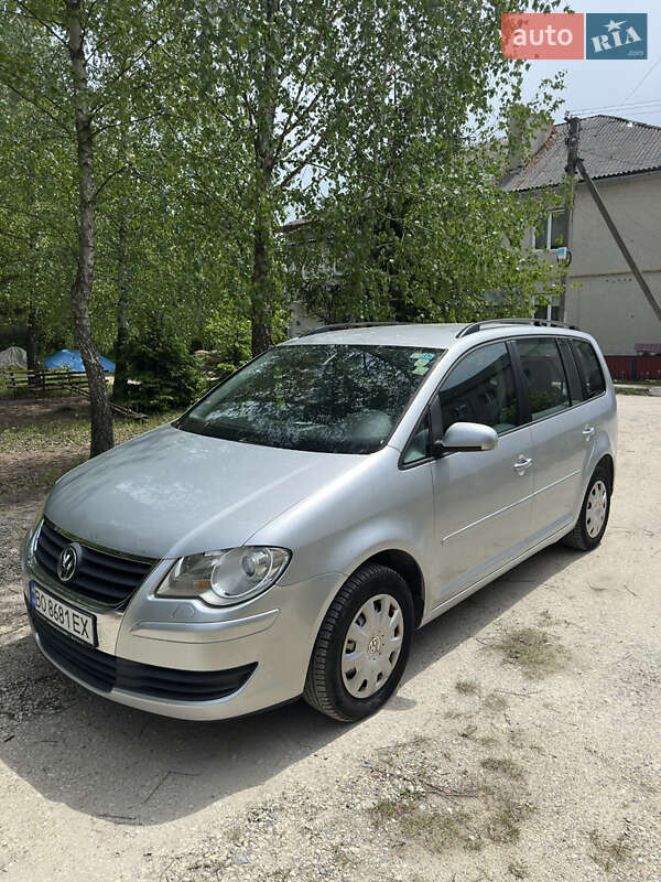Минивэн Volkswagen Touran 2007 в 