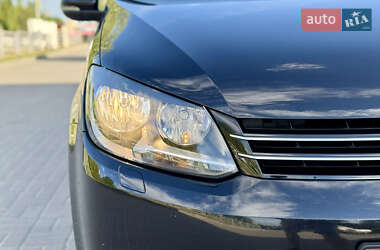 Мінівен Volkswagen Touran 2012 в 