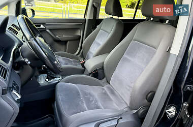 Мінівен Volkswagen Touran 2012 в 