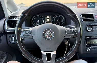 Мінівен Volkswagen Touran 2012 в 