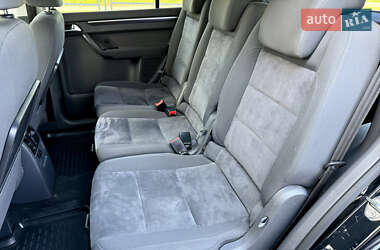 Мінівен Volkswagen Touran 2012 в 