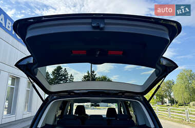 Мінівен Volkswagen Touran 2012 в 