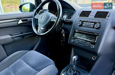 Мінівен Volkswagen Touran 2012 в 