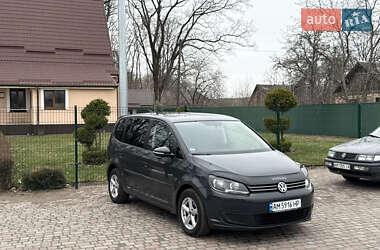 Мінівен Volkswagen Touran 2015 в 