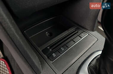 Мінівен Volkswagen Touran 2015 в 