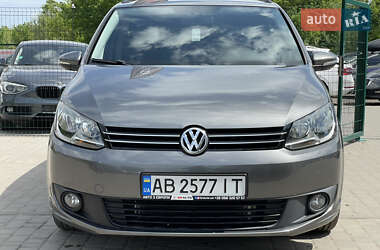 Мінівен Volkswagen Touran 2012 в 