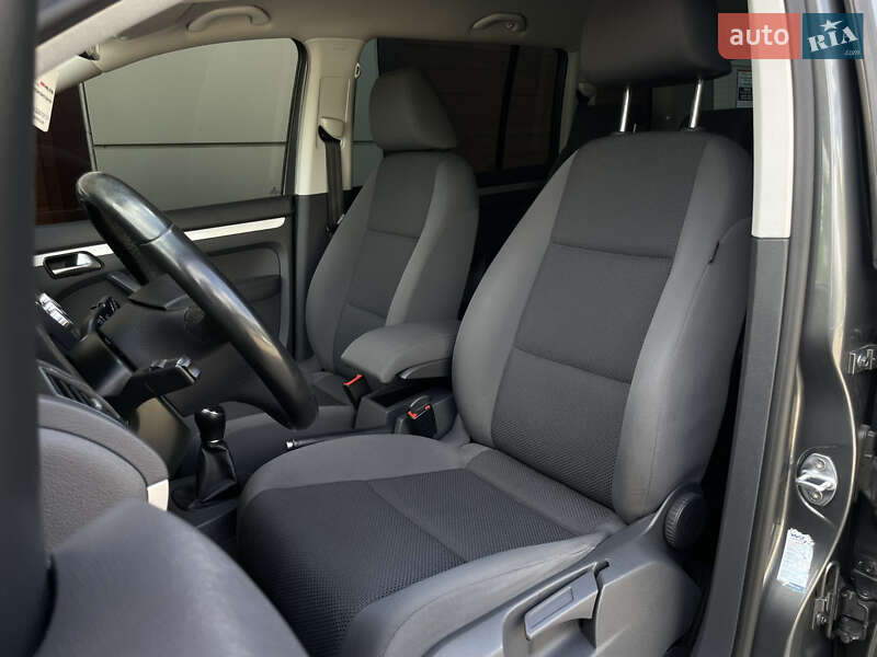 Минивэн Volkswagen Touran 2012 в Бердичеве