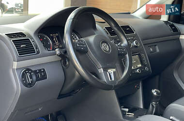 Мінівен Volkswagen Touran 2012 в 