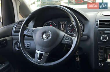 Мінівен Volkswagen Touran 2012 в 