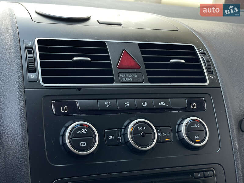 Минивэн Volkswagen Touran 2012 в Бердичеве