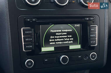 Мінівен Volkswagen Touran 2012 в 