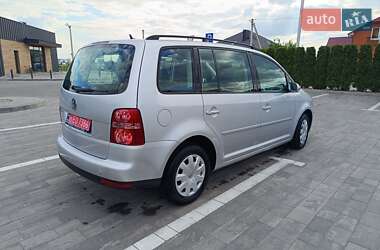 Минивэн Volkswagen Touran 2009 в 