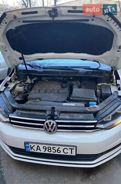Микровэн Volkswagen Touran 2016 в 