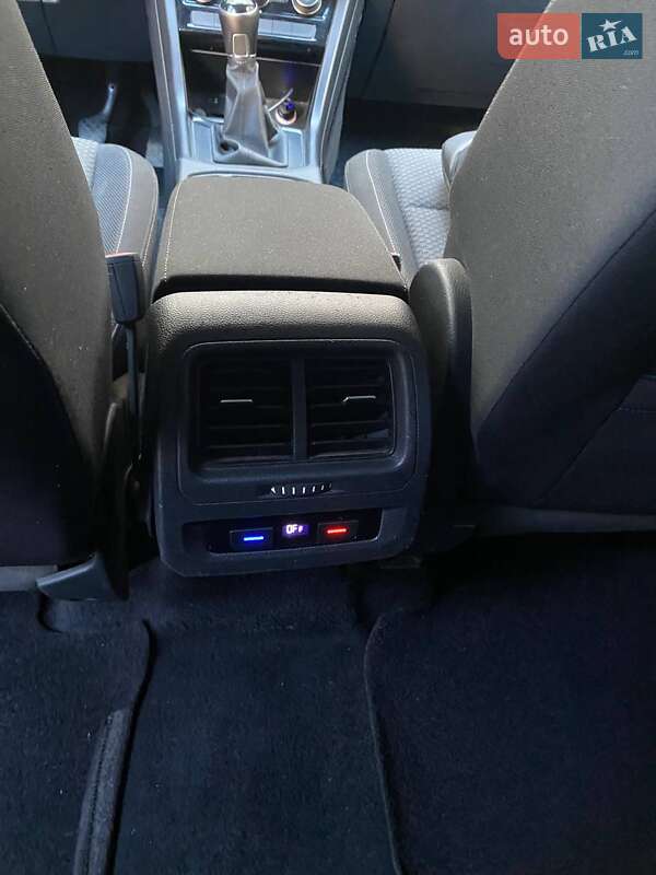 Мікровен Volkswagen Touran 2016 в Києві