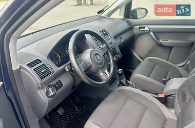 Мінівен Volkswagen Touran 2014 в 