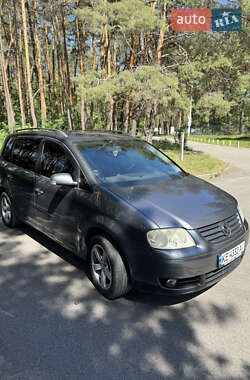 Минивэн Volkswagen Touran 2006 в 
