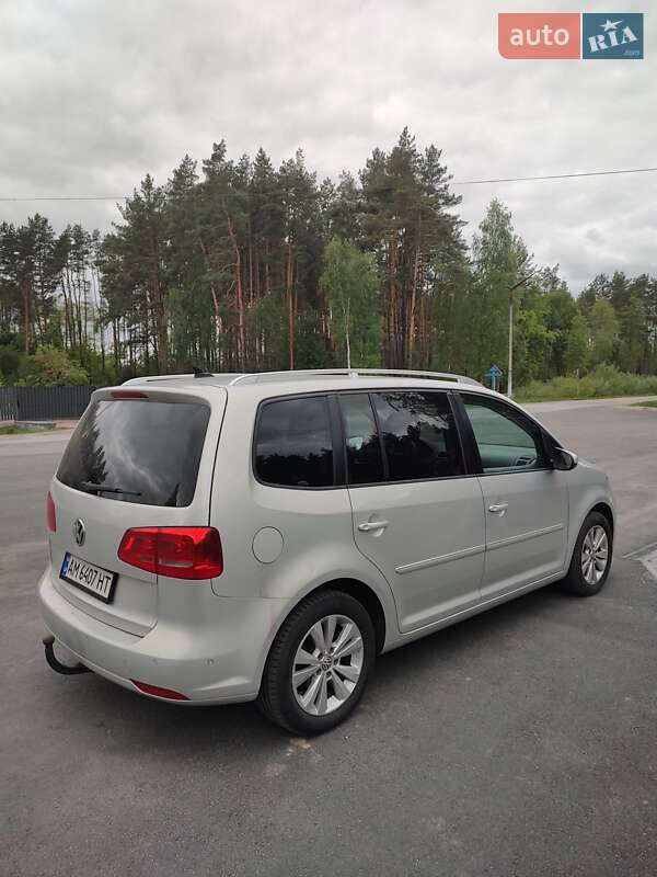 Мінівен Volkswagen Touran 2011 в Ємільчиному
