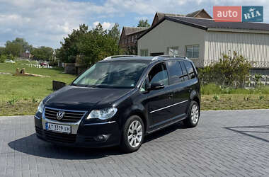 Минивэн Volkswagen Touran 2010 в Кропивницком