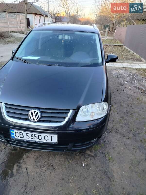 Минивэн Volkswagen Touran 2006 в Чернигове