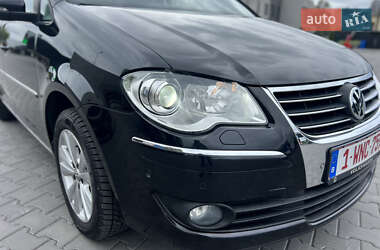 Минивэн Volkswagen Touran 2010 в 