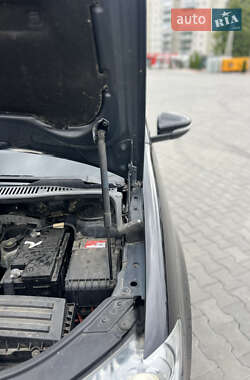 Минивэн Volkswagen Touran 2010 в 