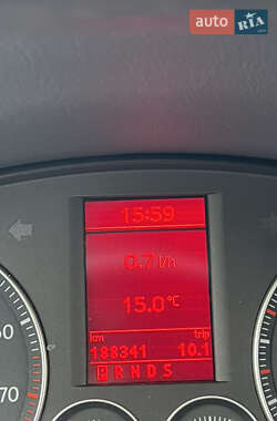 Минивэн Volkswagen Touran 2010 в 
