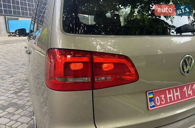 Минивэн Volkswagen Touran 2012 в 