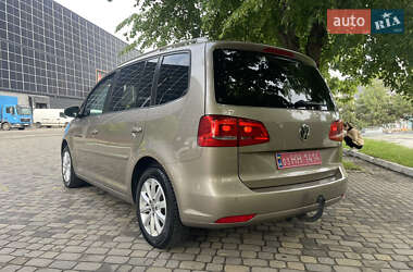 Минивэн Volkswagen Touran 2012 в 
