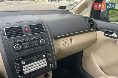 Минивэн Volkswagen Touran 2012 в 